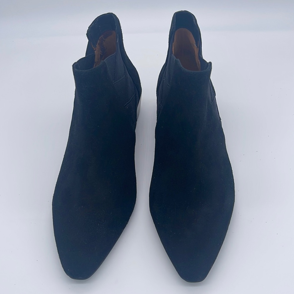 L’Amour Des Pieds Suede Chelsea Boots